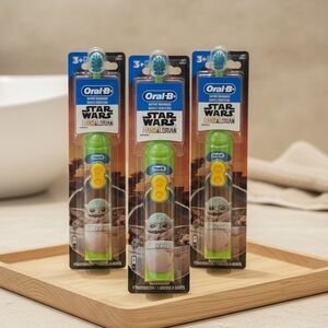 NWT Oral-B Kids Electric
Toothbrush Star Wars Grogu Baby Yoda NEW
Set of 3